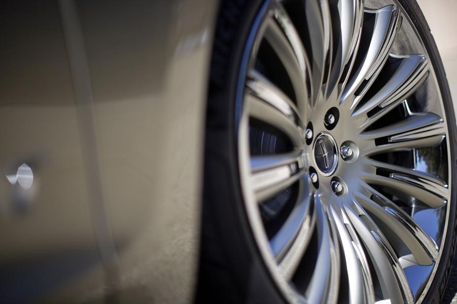  Lincoln MK9 Concept 2001 года  (фото 17 из 82)